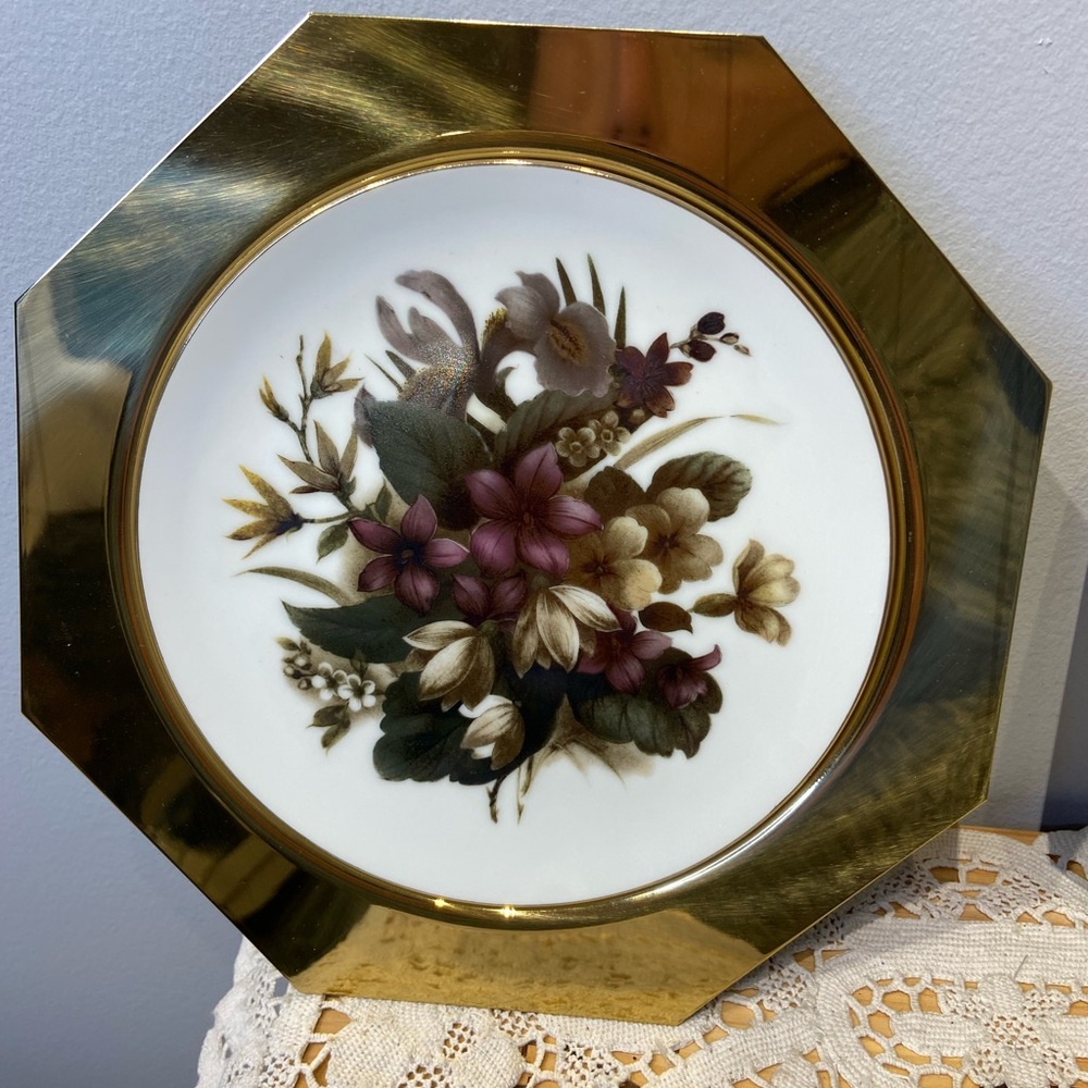 Pair of Brass Framed Porcelain Plates Purchased from Birks - Picture 2 of 12